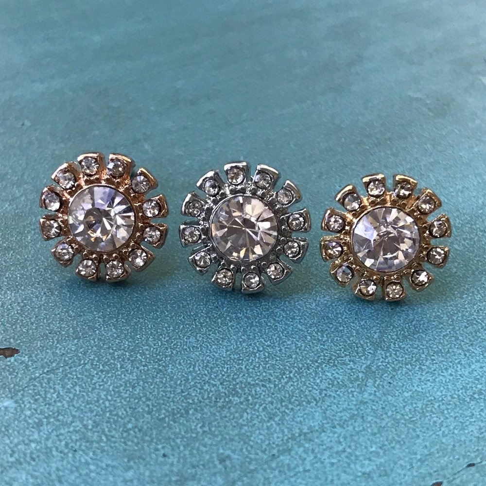 Daisy Studs